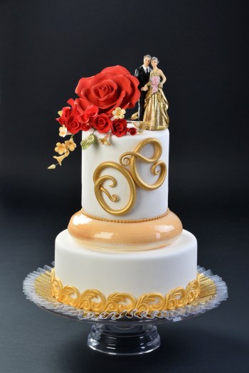Brautpaar "Goldhochzeit" mit Blumenstrauß und Stoffkleid, 12,5cm, 4 Stück