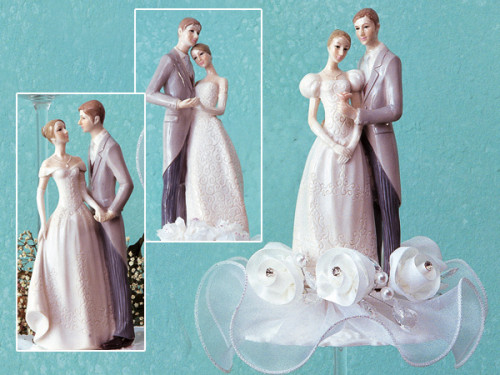 Elegantes Brautpaar auf Tüll, mit Blumen- und Perlendekor, 3-fac